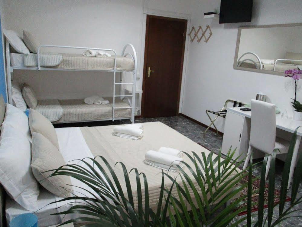 Maxim Rooms Rome Exterior photo