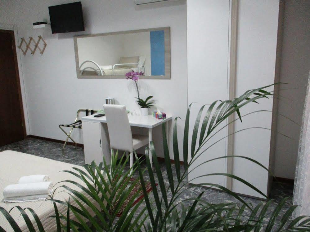Maxim Rooms Rome Exterior photo