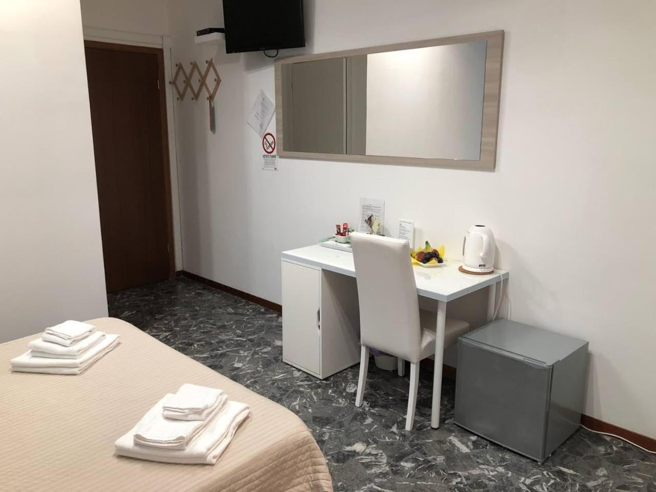 Maxim Rooms Rome Exterior photo